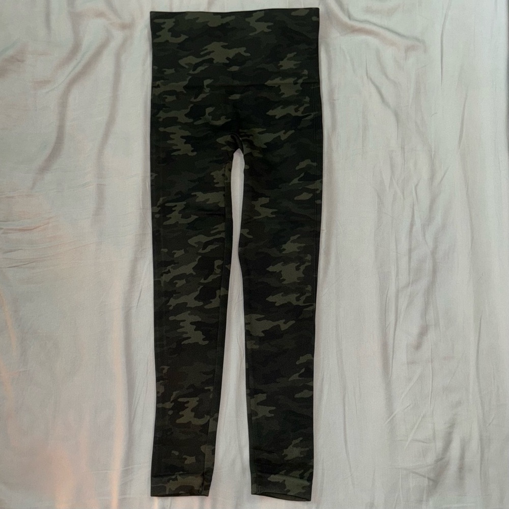 SPANX Green Camo High Rise Leggings - Picture 5 of 10